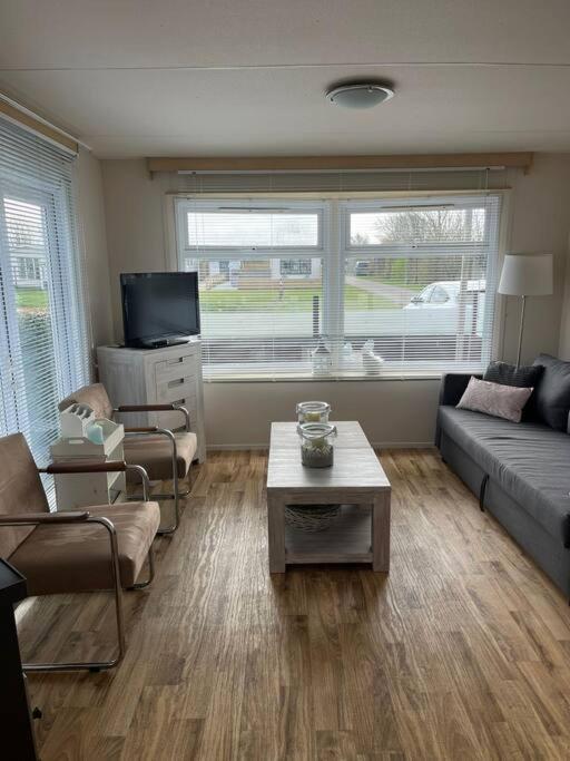 Chalet + Tiny House Nabij Strand Petten Ngoại thất bức ảnh