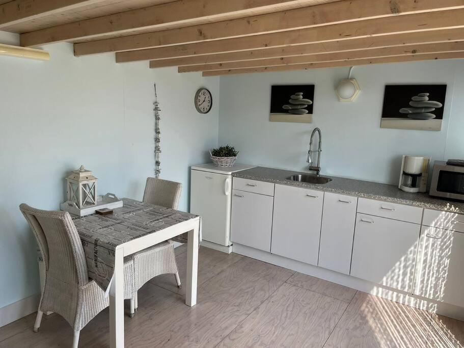 Chalet + Tiny House Nabij Strand Petten Ngoại thất bức ảnh